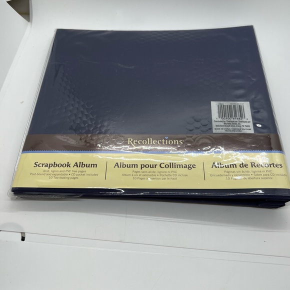 NWT Recollections Scrapbook Album Holds 20 Layouts. 8” x 8”. - Picture 3 of 8